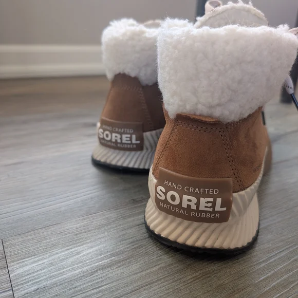Sorel Women's Tan Winter Boots - Picture 7 of 8